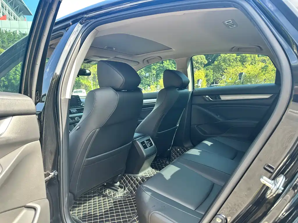 Honda Accord — миниатюра 13