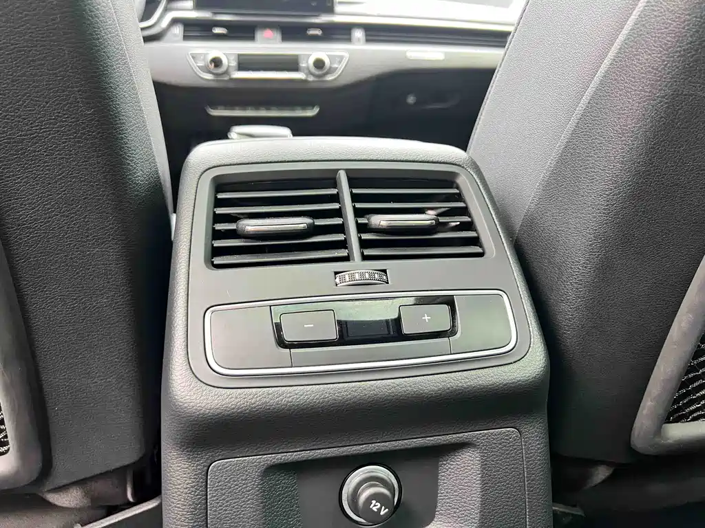Audi A4 (Import) — миниатюра 18