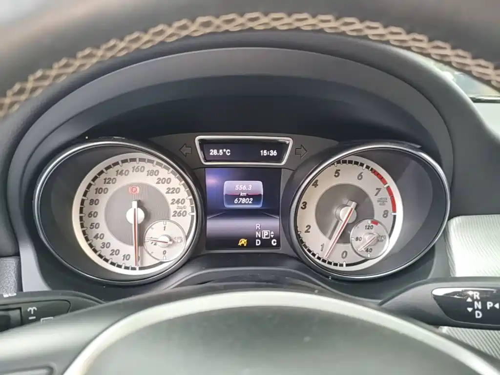 Mercedes-Benz GLA — миниатюра 12