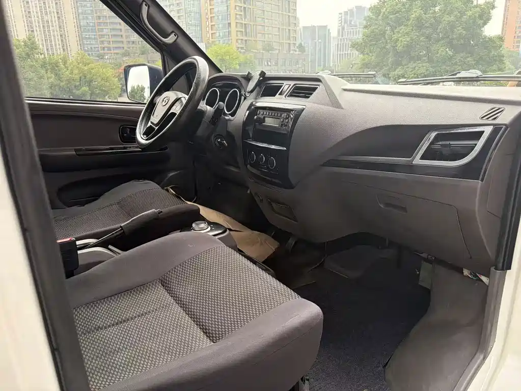 Geely Shuailing — миниатюра 13
