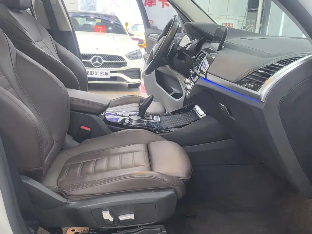 BMW X3 — миниатюра 12