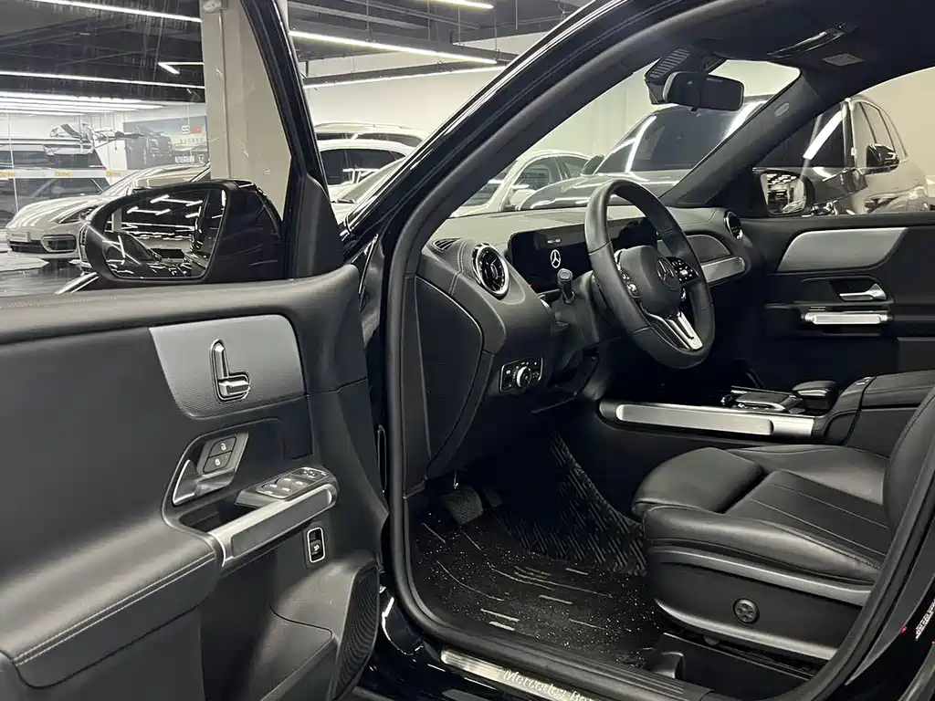 Mercedes-Benz GLB — миниатюра 7