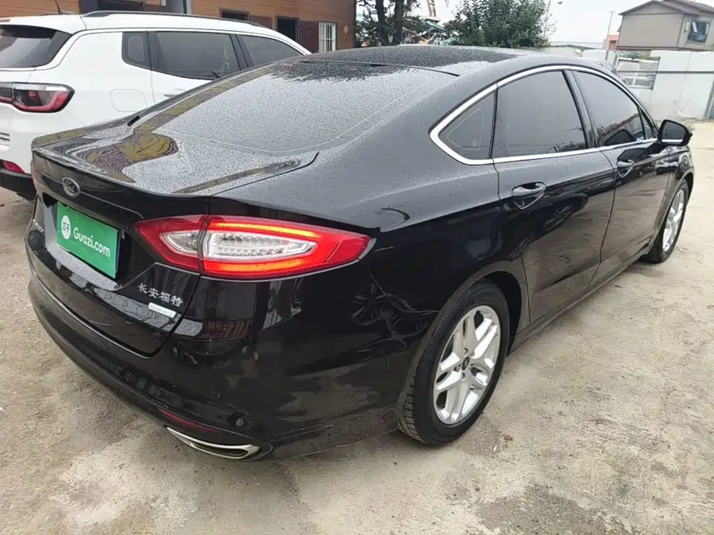 Ford Mondeo — миниатюра 7