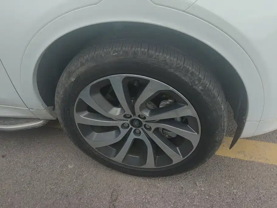 Land Rover Discovery Sport — миниатюра 6