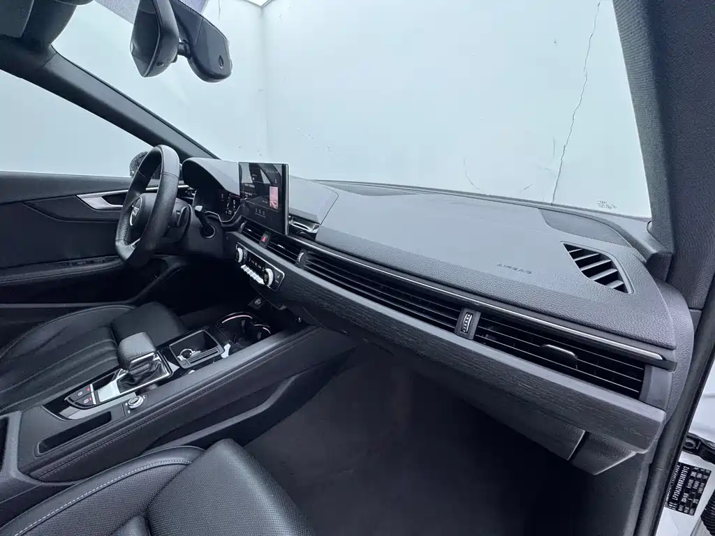 Audi A4L — миниатюра 12