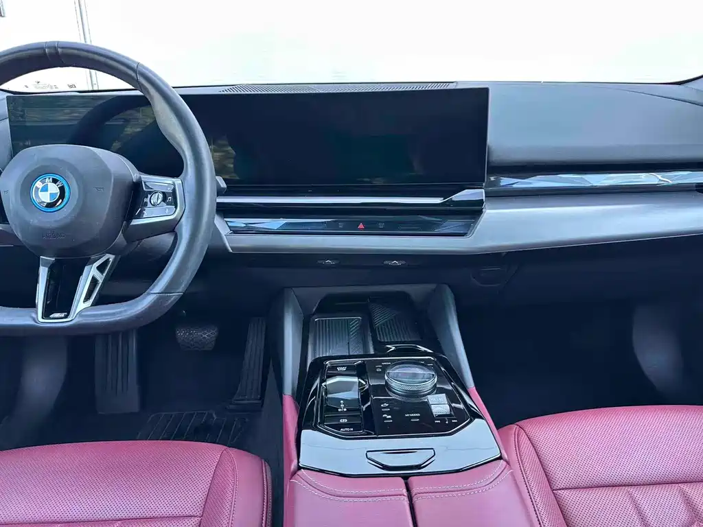 BMW i5 — миниатюра 10