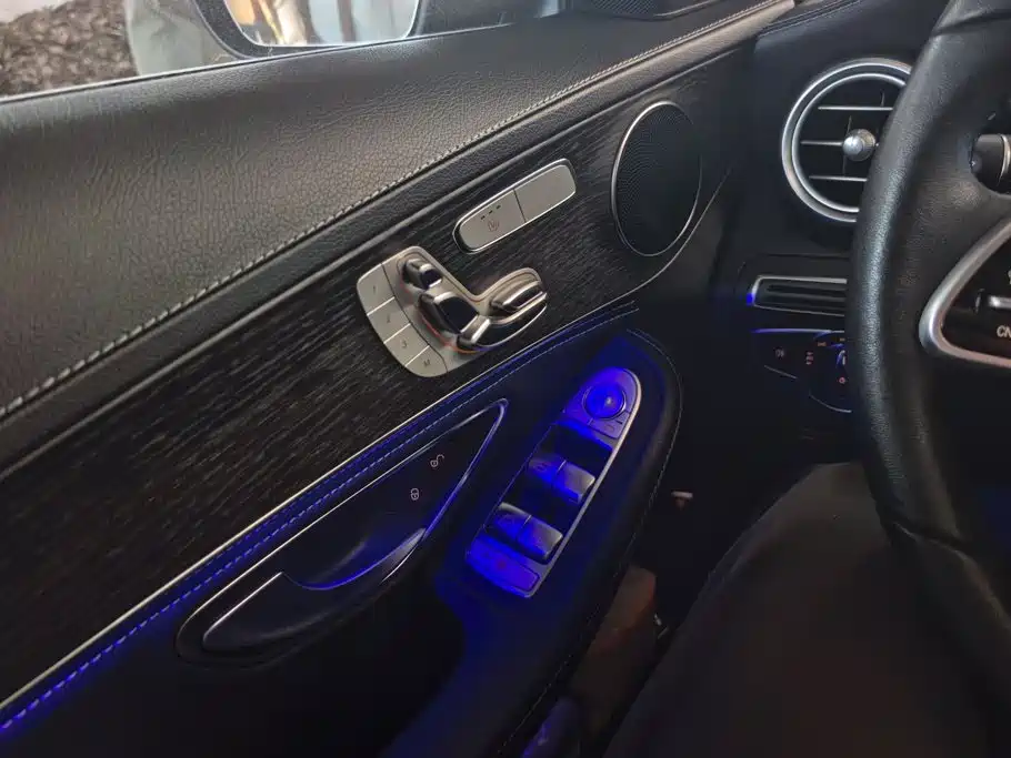 Mercedes-Benz C-Class — миниатюра 7
