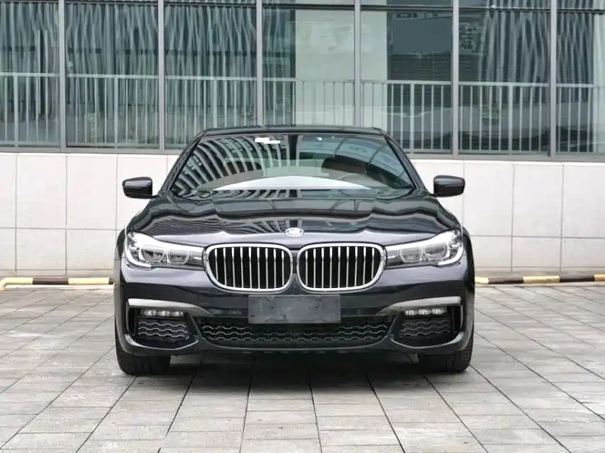 BMW 7 Series — миниатюра 2