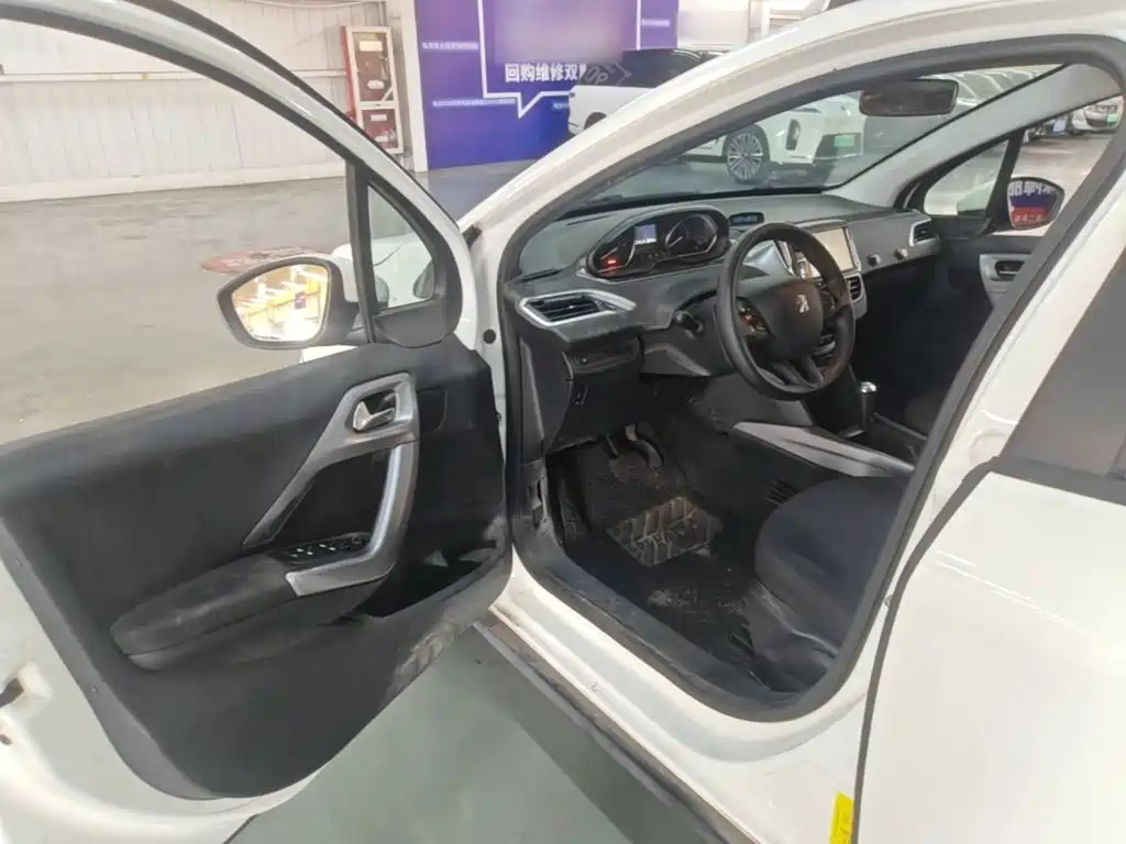 Peugeot 2008 — миниатюра 16