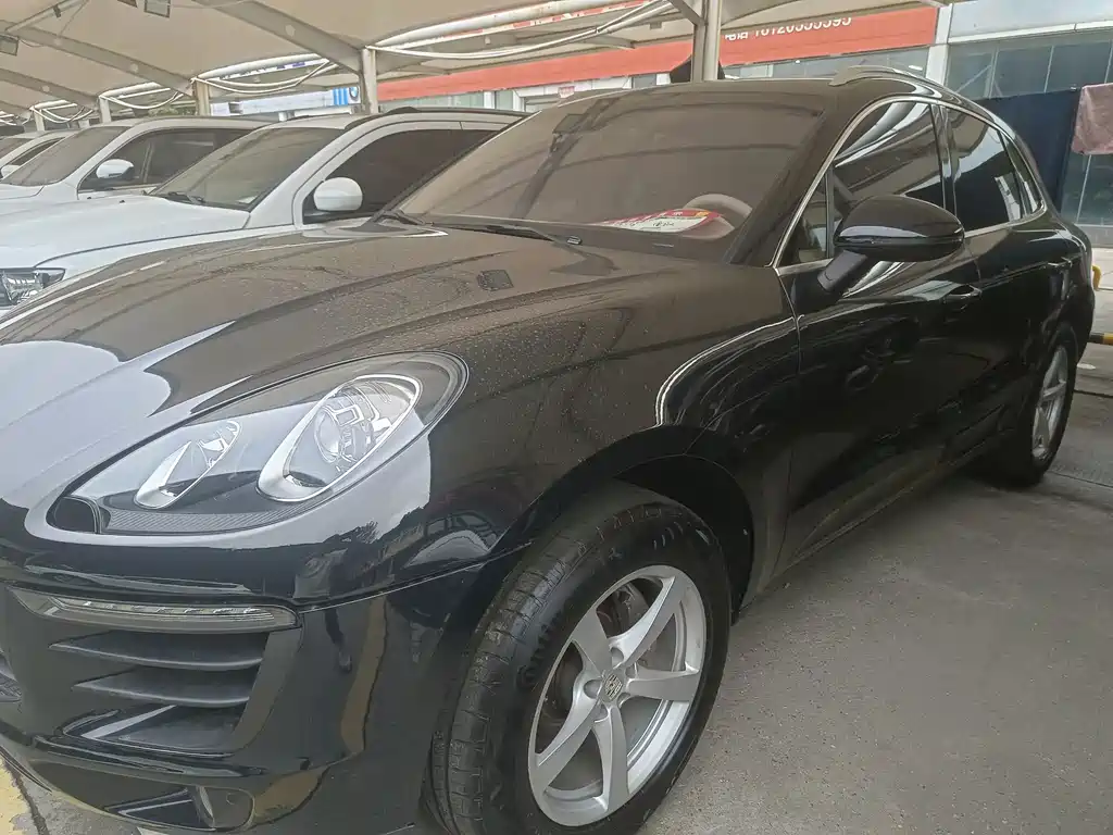 Porsche Macan — миниатюра 3