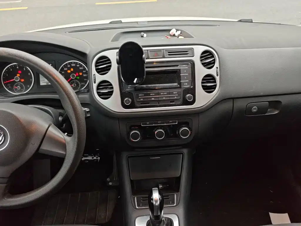 Volkswagen Tiguan — миниатюра 13