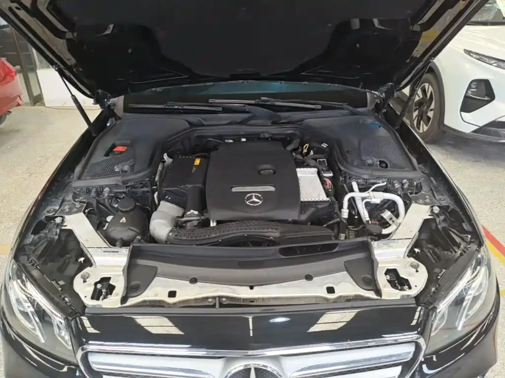 Mercedes-Benz E-Class — миниатюра 20