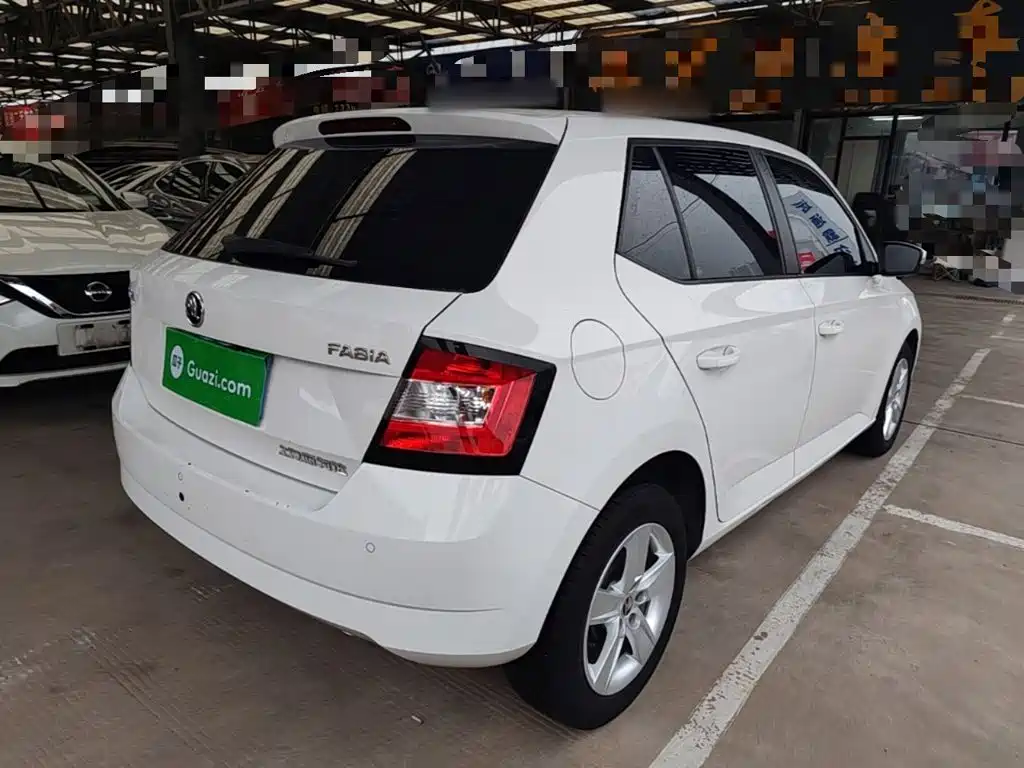 Skoda Fabia — миниатюра 7