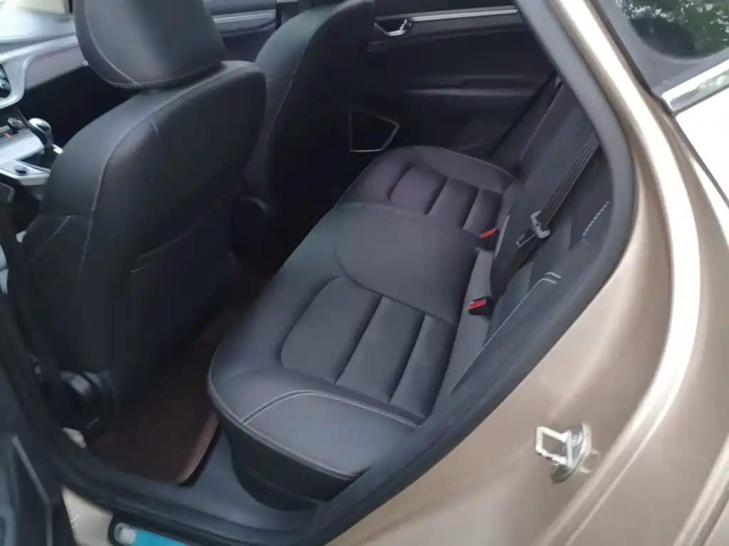 Geely Emgrand GS — миниатюра 17