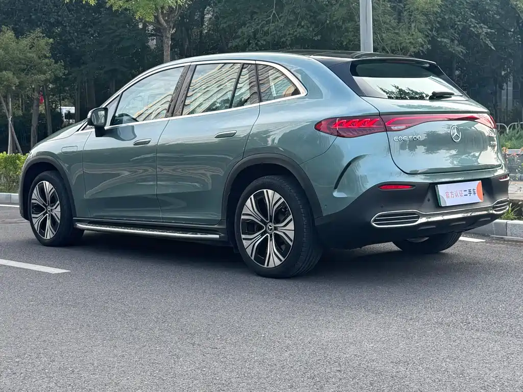 Mercedes-Benz EQE SUV — миниатюра 4