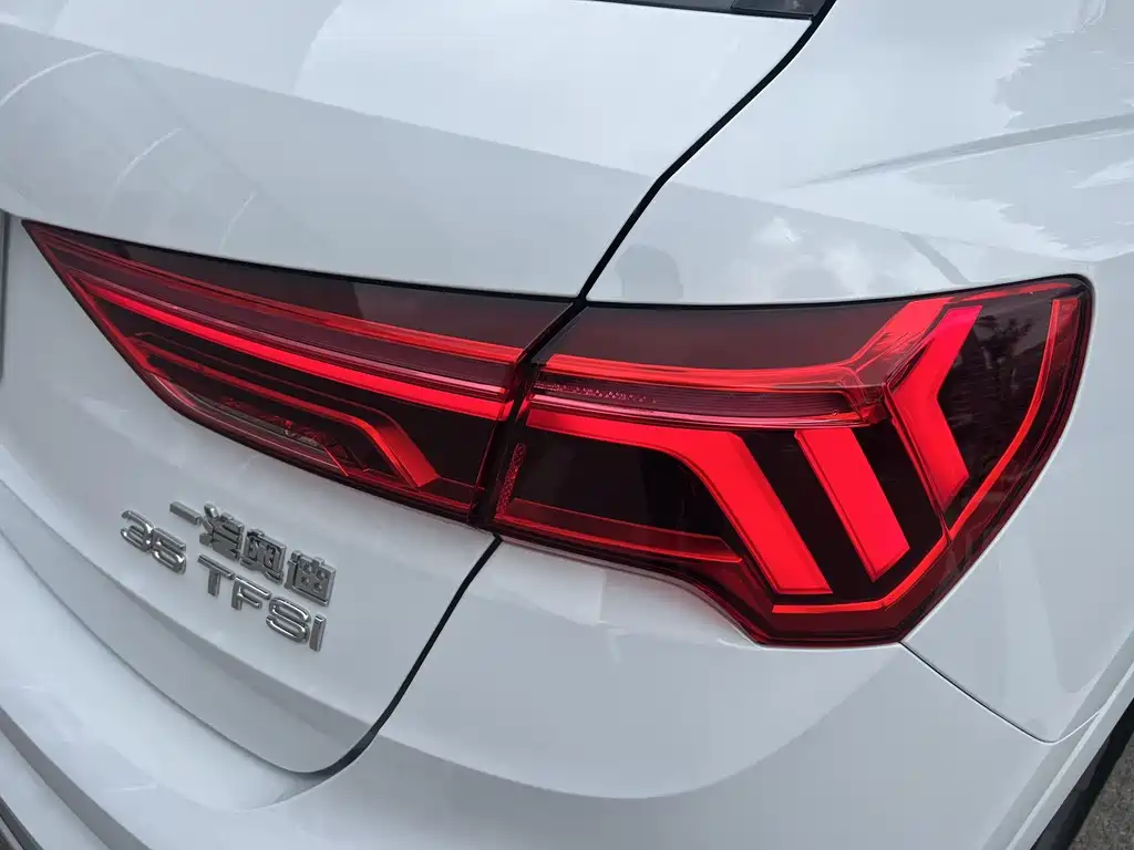 Audi Q3 — миниатюра 12