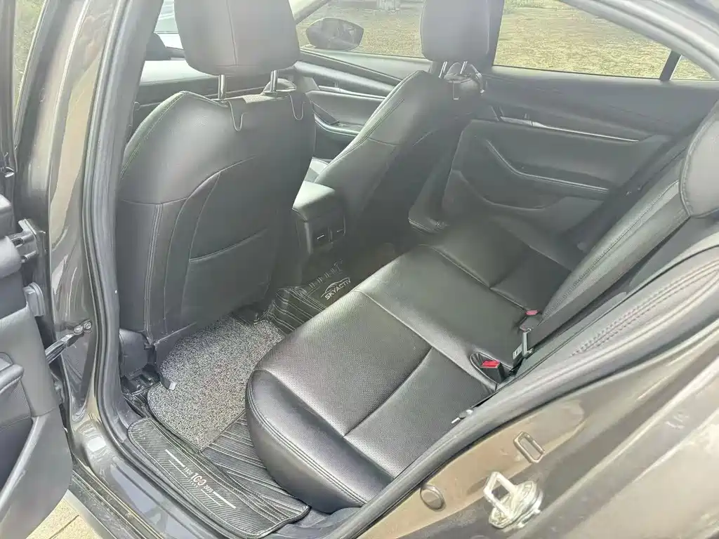 Mazda Mazda3 3 2020 1.5L AT