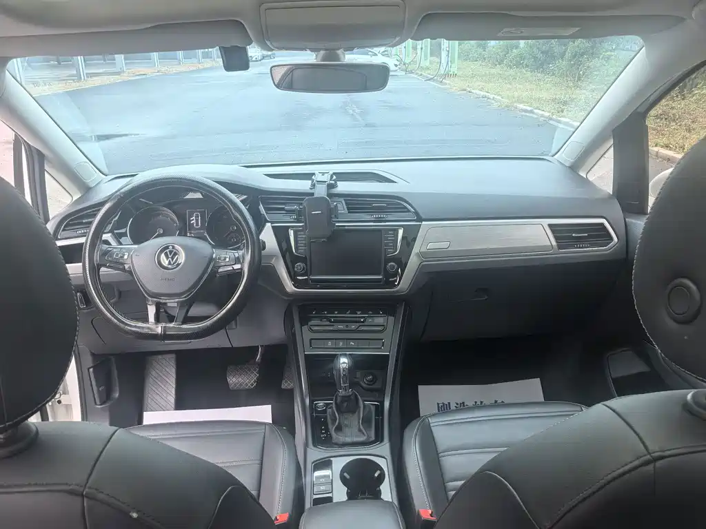 Volkswagen Touran — миниатюра 13