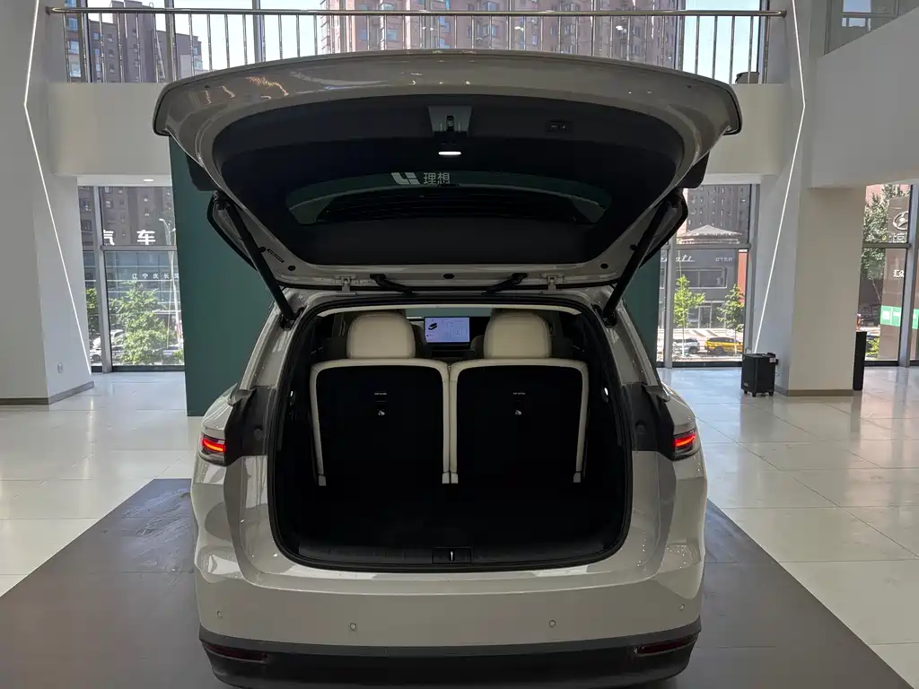 Li Auto i8 2025 Standard