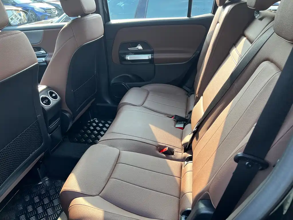 Mercedes-Benz GLB — миниатюра 13