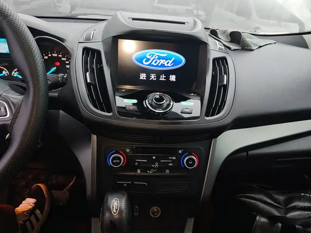 Ford Kuga — миниатюра 13