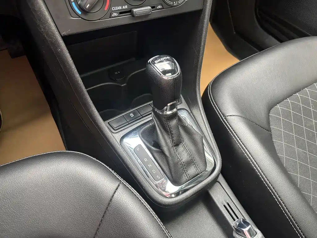 Skoda Rapid — миниатюра 14