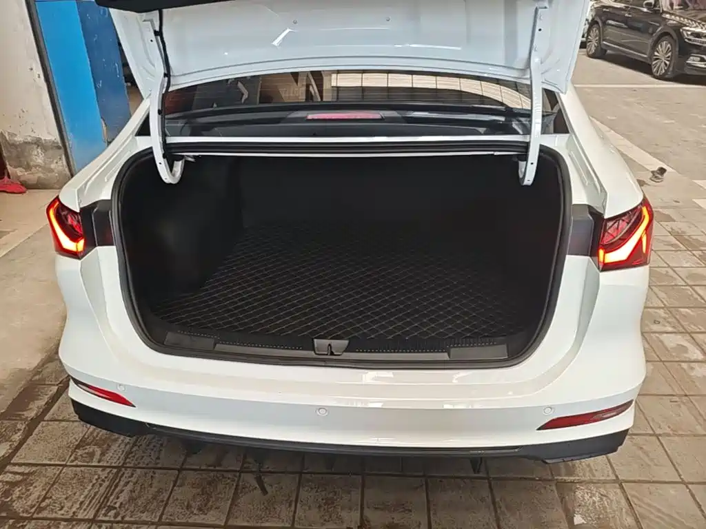 Roewe i5 — миниатюра 19