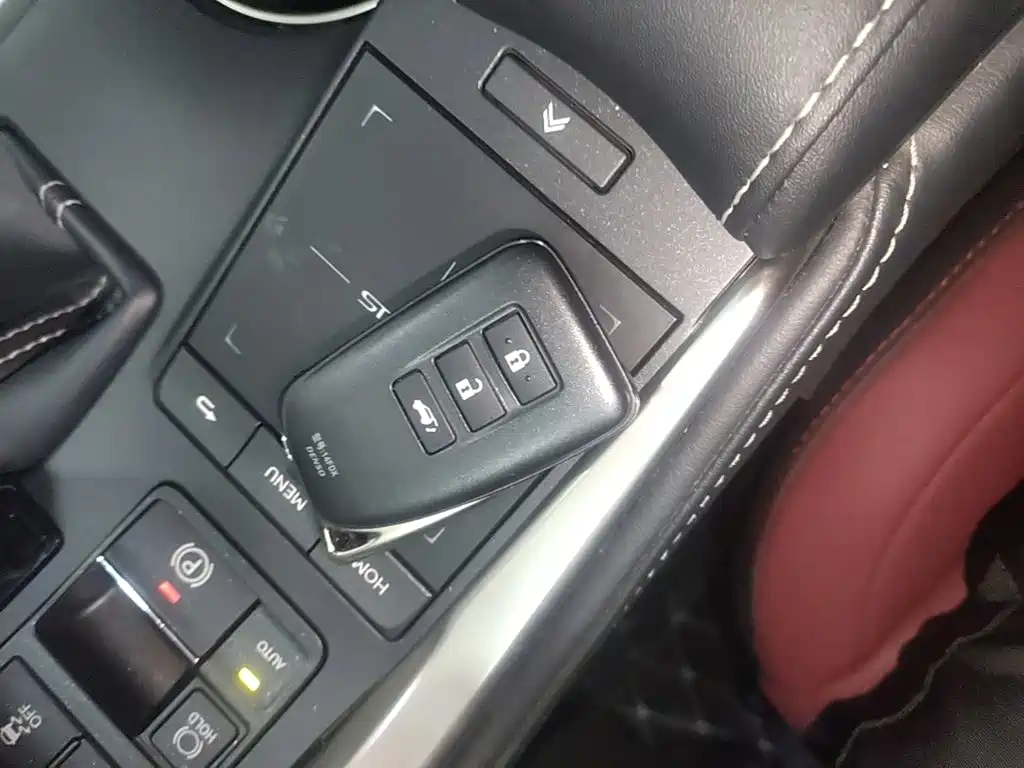 Lexus NX — миниатюра 9