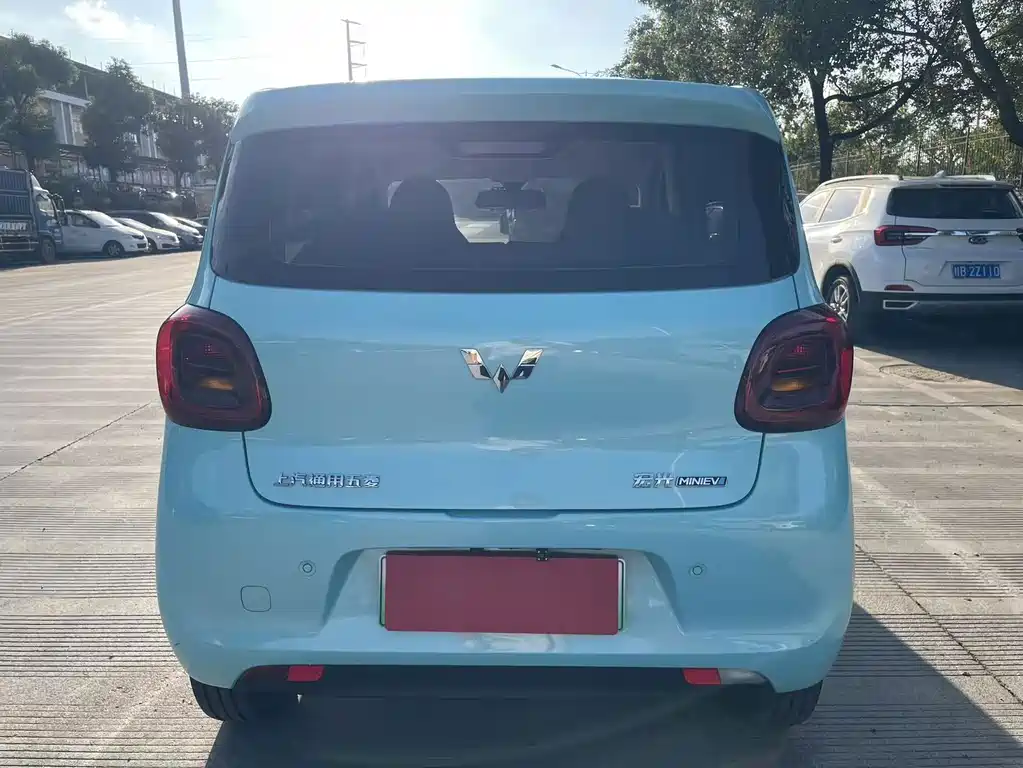 Wuling MINIEV — миниатюра 8