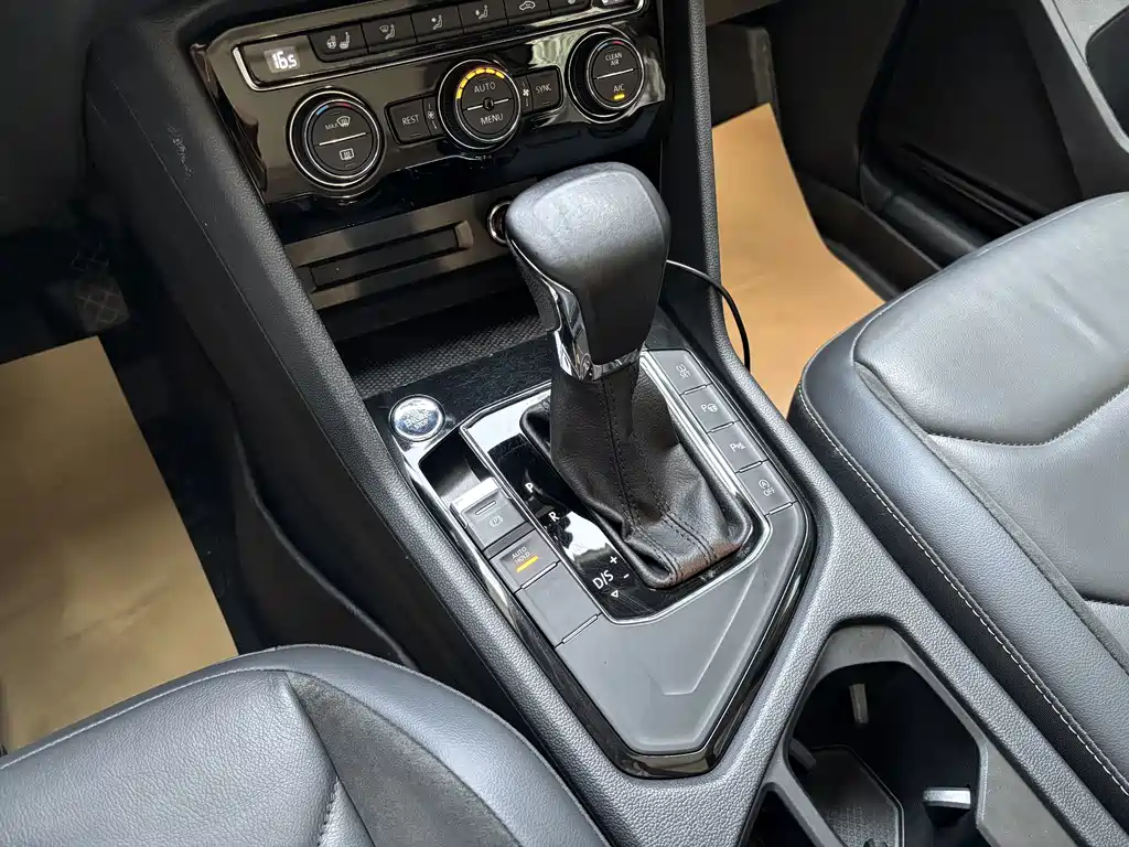 Volkswagen Tiguan L — миниатюра 17