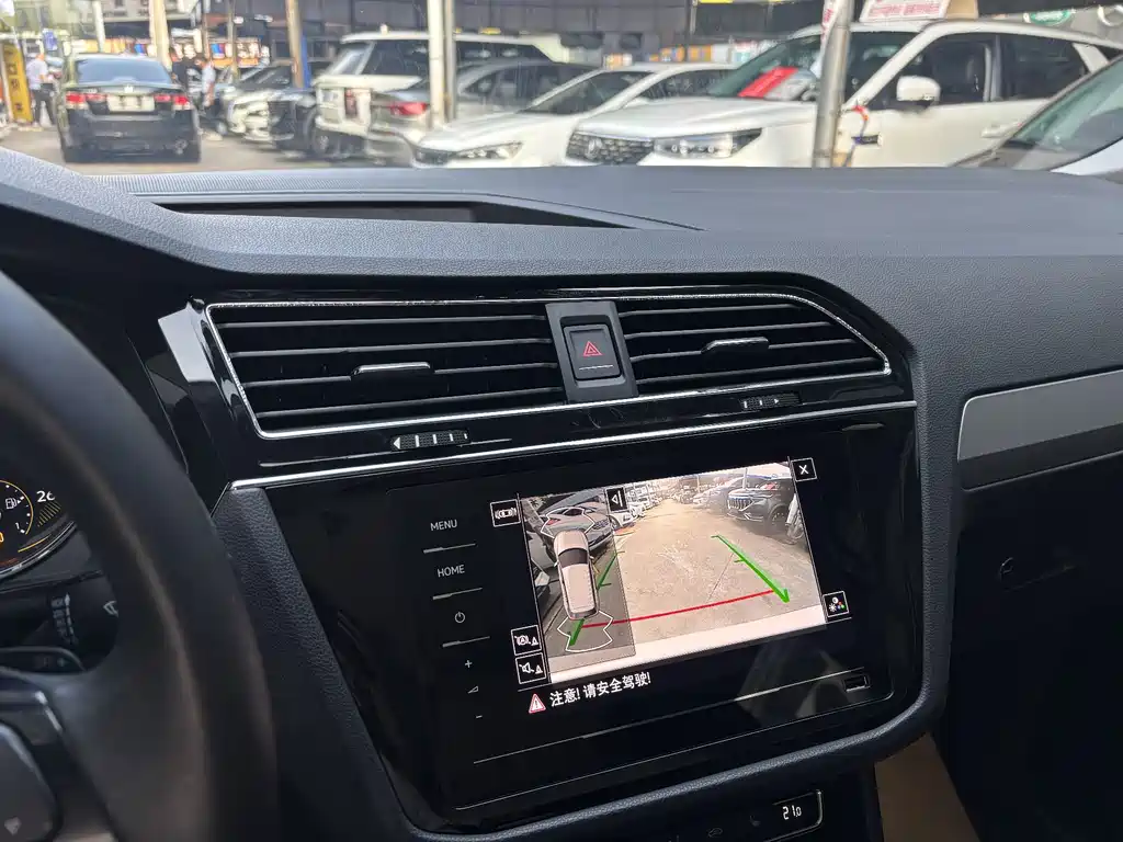Volkswagen Tiguan L — миниатюра 15