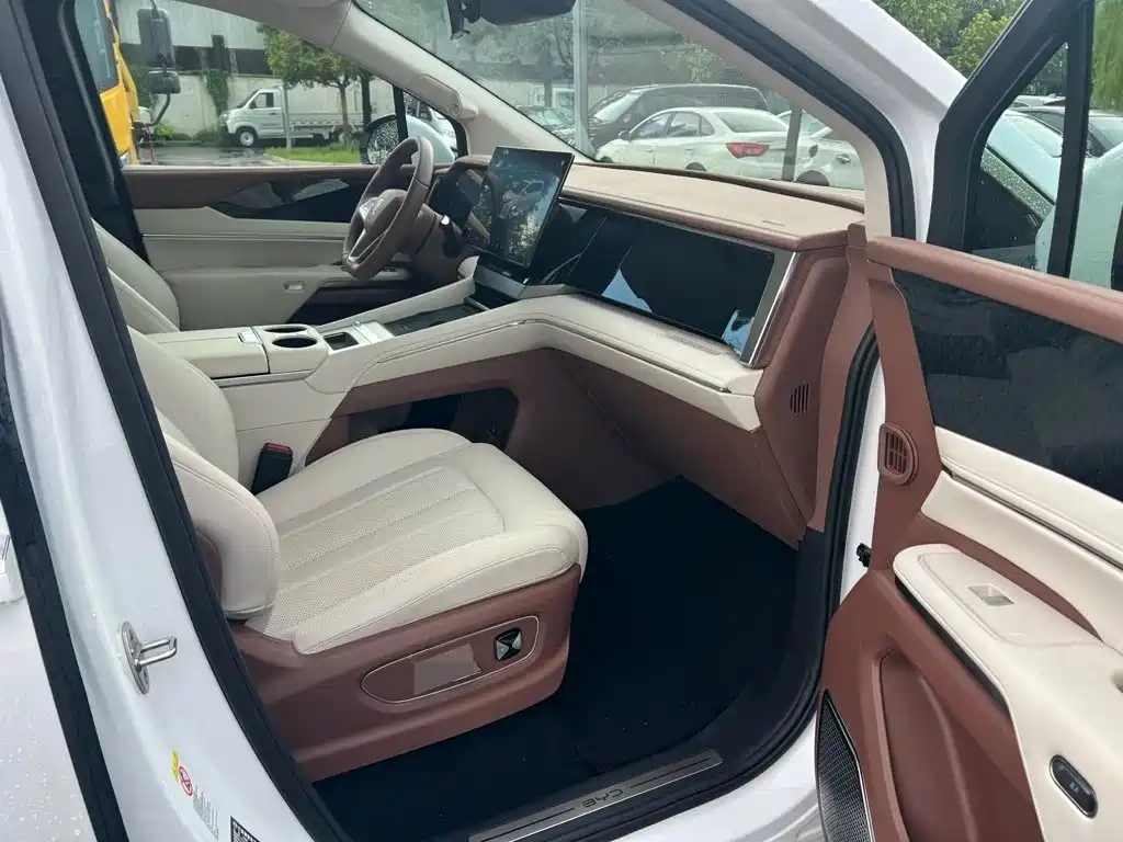 BYD Xia — миниатюра 11