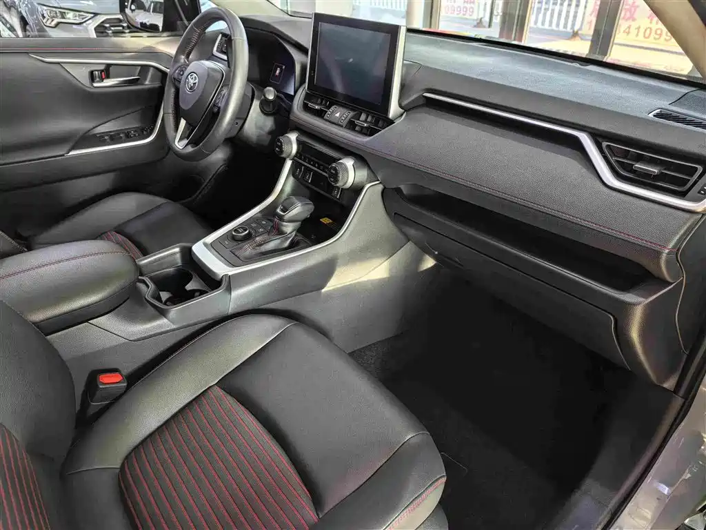 Toyota RAV4 Prime — миниатюра 12