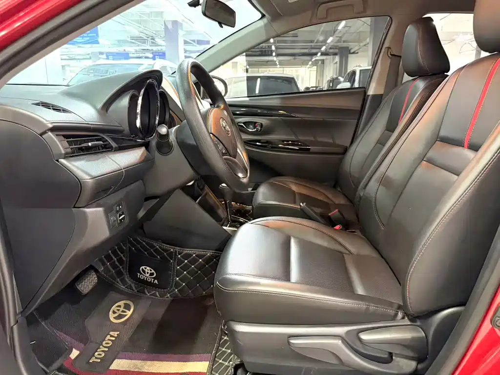 Toyota Yaris L — миниатюра 5