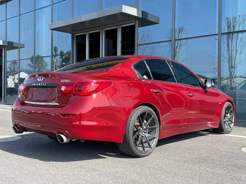 INFINITI Q50