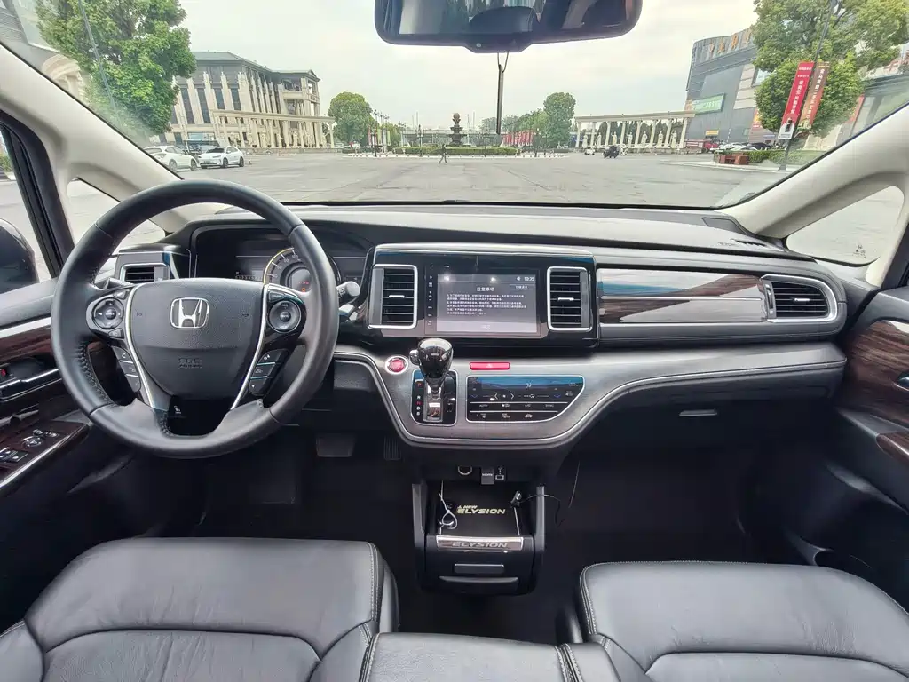 Honda Elysion — миниатюра 15