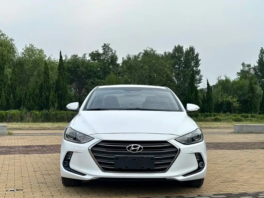 Hyundai Elantra — миниатюра 2