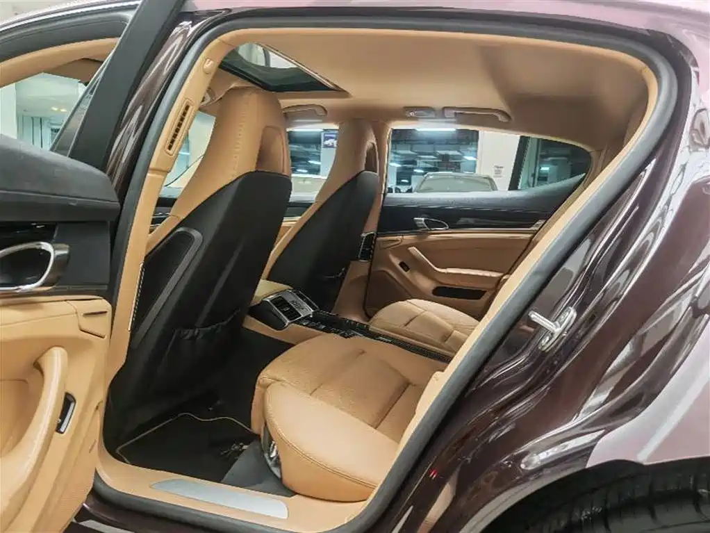 Porsche Panamera 2013 Panamera 4 Platinum Edition 3.6L