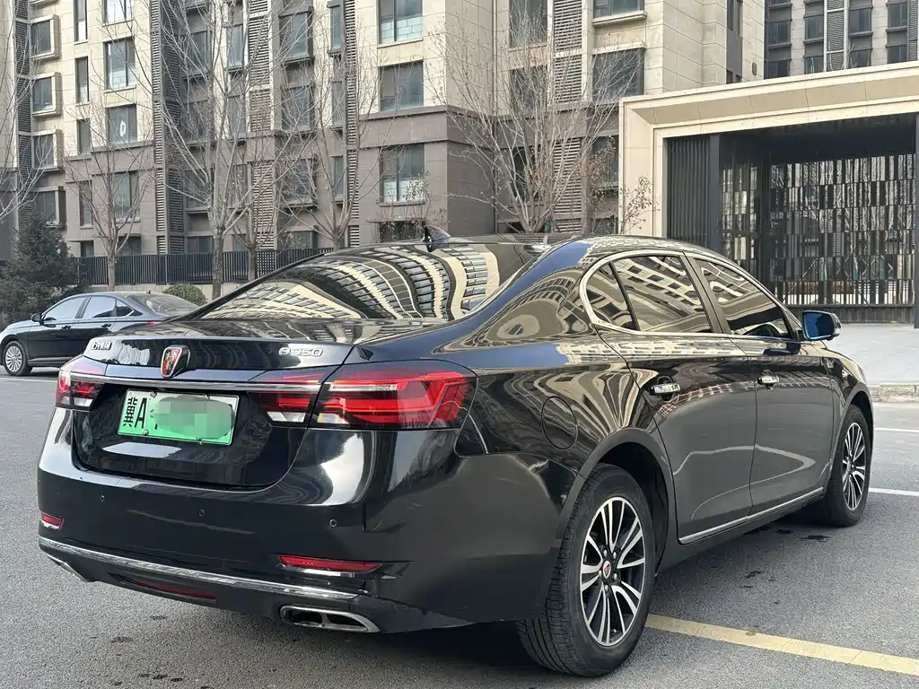 ROEWE E950