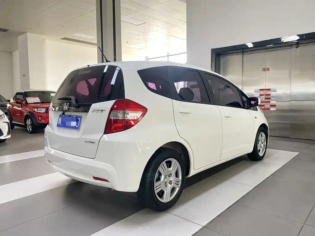 Honda Fit — миниатюра 9