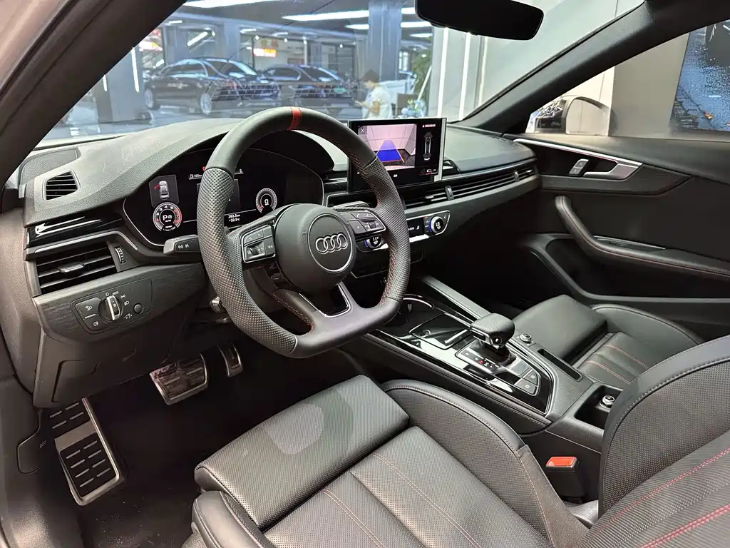 Audi A4L 2024 40 TFSI Luxury