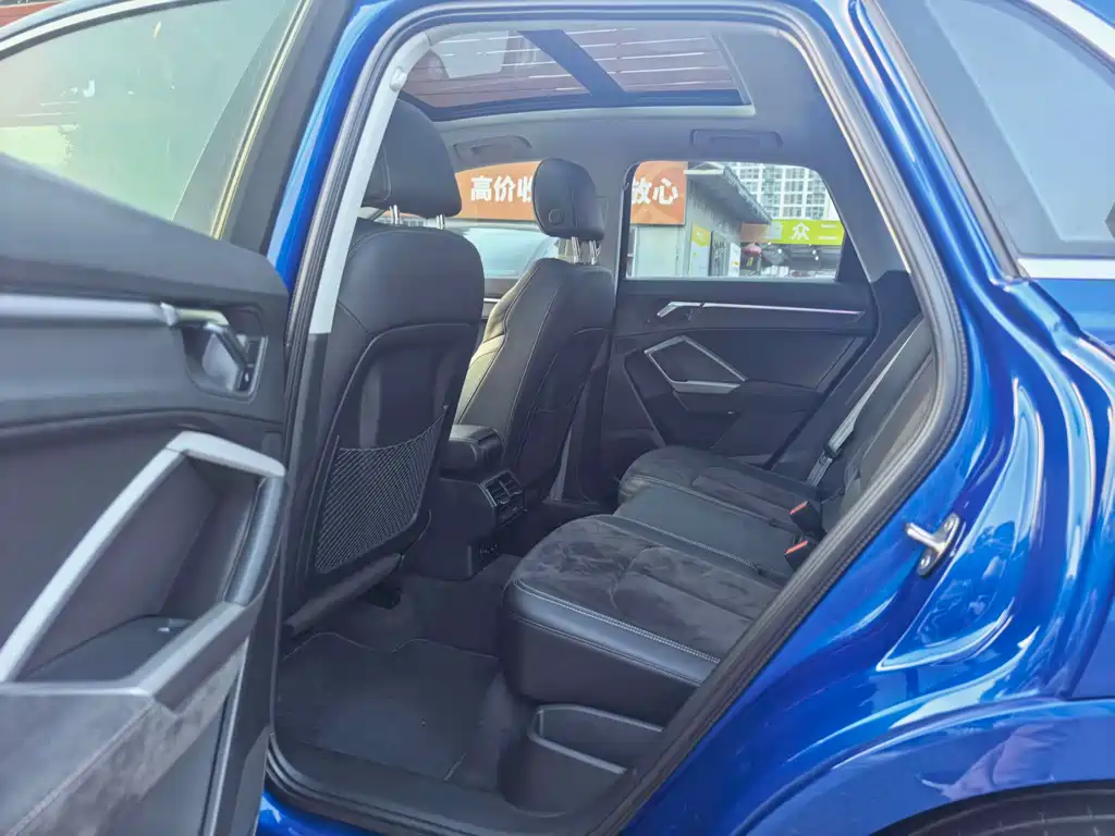 Audi Q3 — миниатюра 12