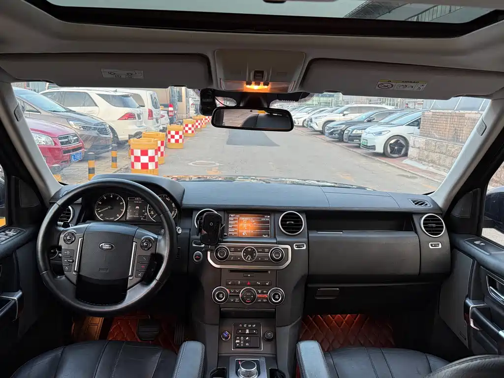 Land Rover Discovery — миниатюра 8