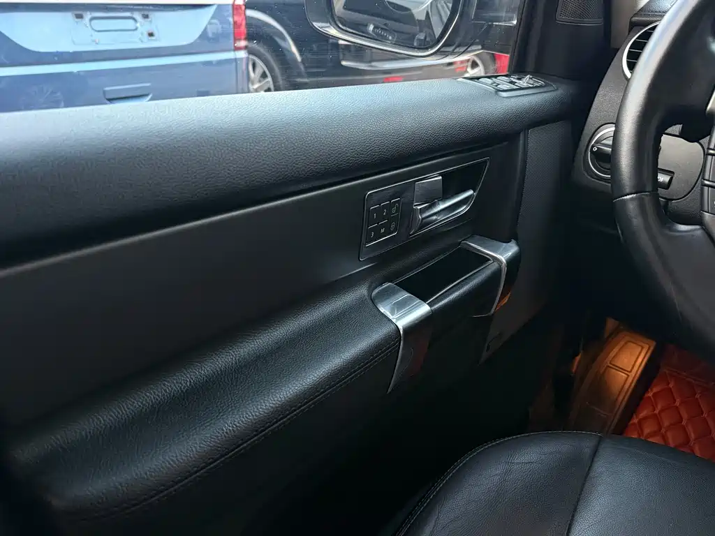 Land Rover Discovery — миниатюра 16