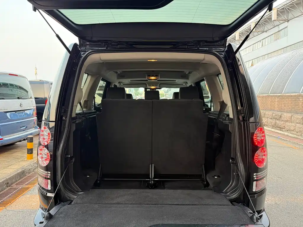 Land Rover Discovery — миниатюра 17