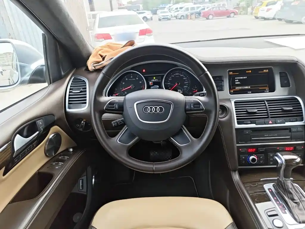 Audi Q7 — миниатюра 11