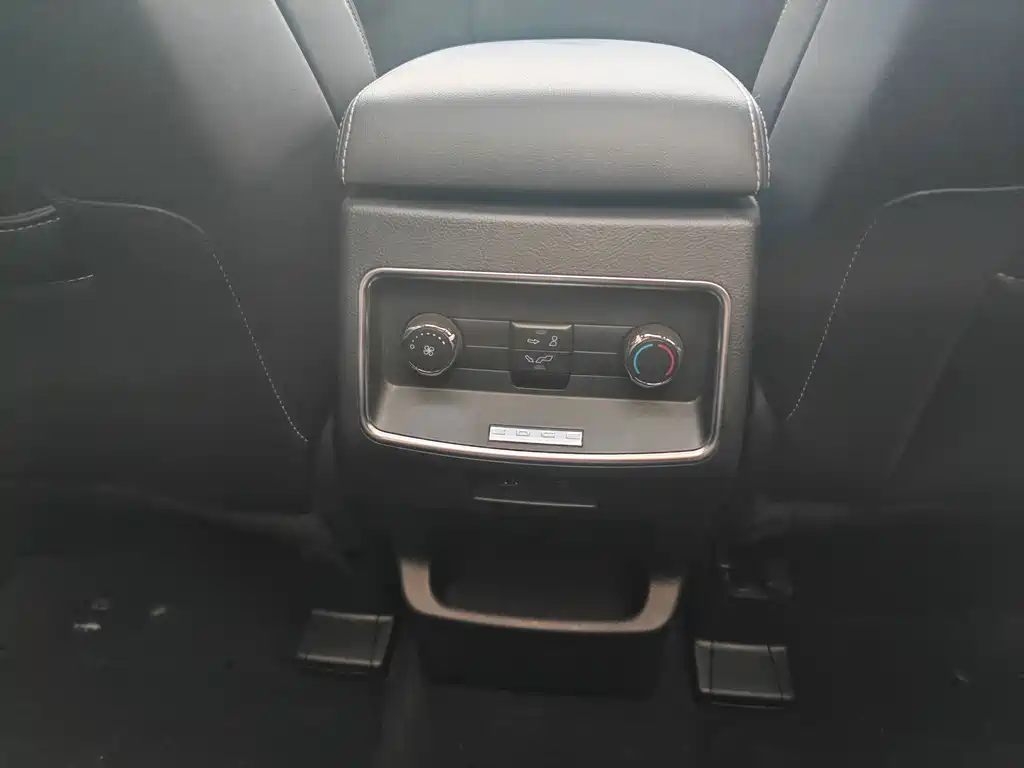 Ford Edge — миниатюра 16