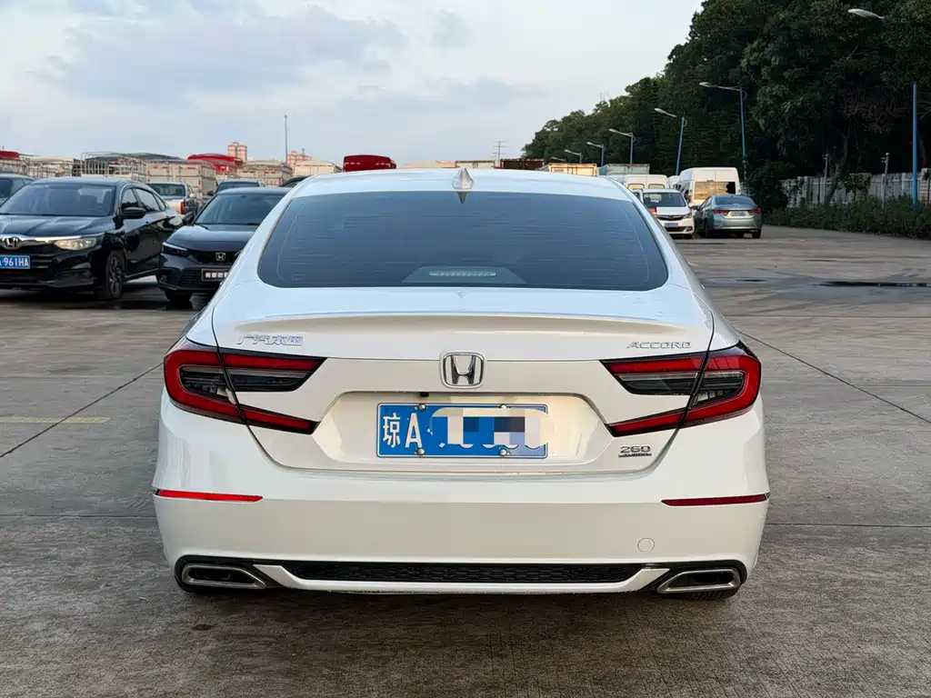 Honda Accord — миниатюра 8