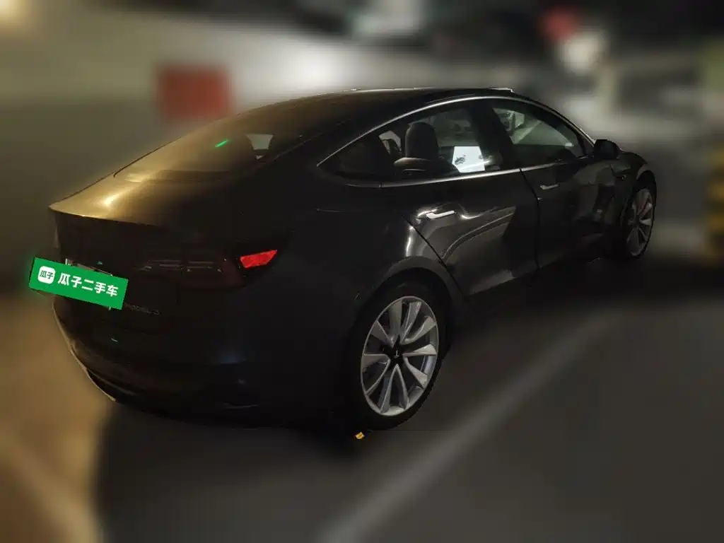 Tesla Model 3 — миниатюра 4