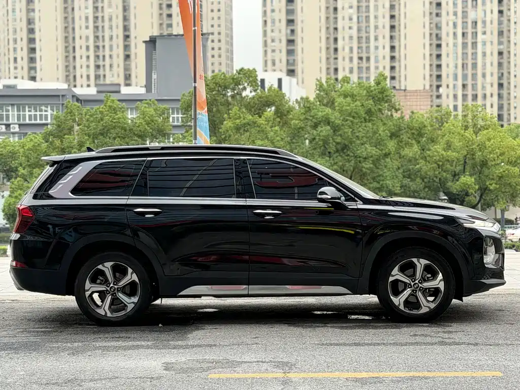 Hyundai Santa Fe — миниатюра 8